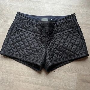 Athleta Quilted side zip running shorts (s)